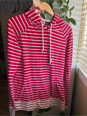 7 Degrees Twisted Christmas Peppermint Red Stripe Hoodie Pullover, size XL
